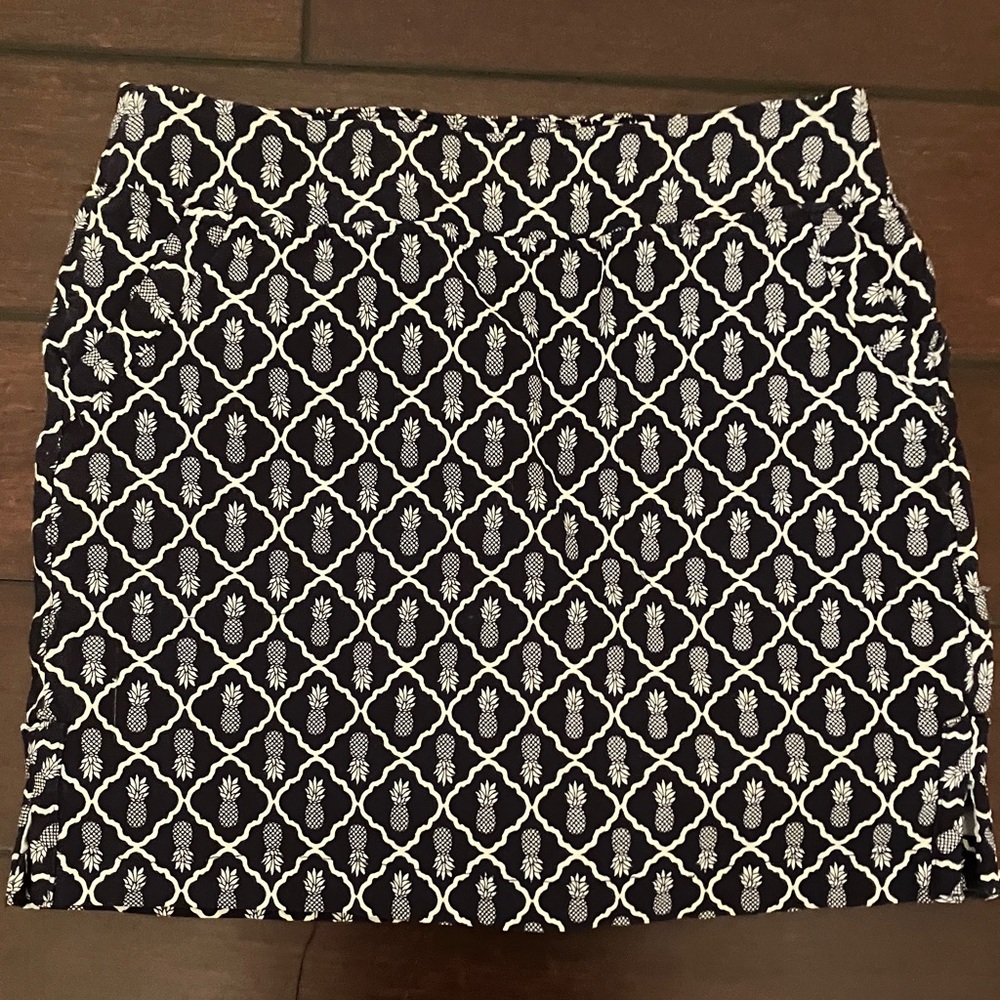 Crown & Ivy Navy Blue and WhitePineapple Print Fabric